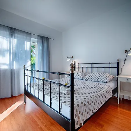 Apartments Zambarlin Komiza Room photo