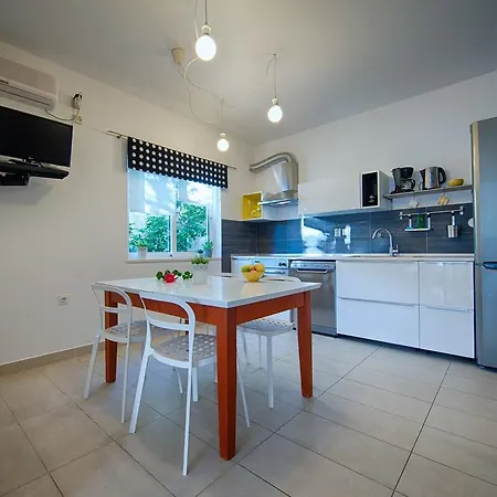 Apartments Zambarlin Komiza Room photo
