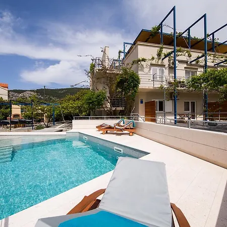 Apartments Zambarlin Komiza Exterior photo