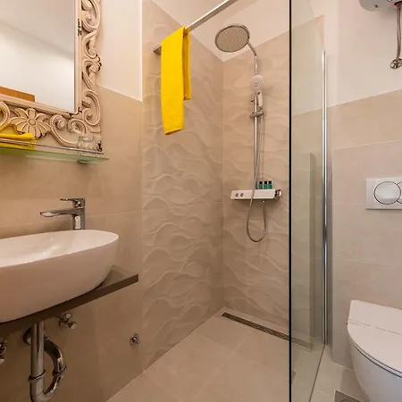 Apartments Zambarlin Komiza Exterior photo