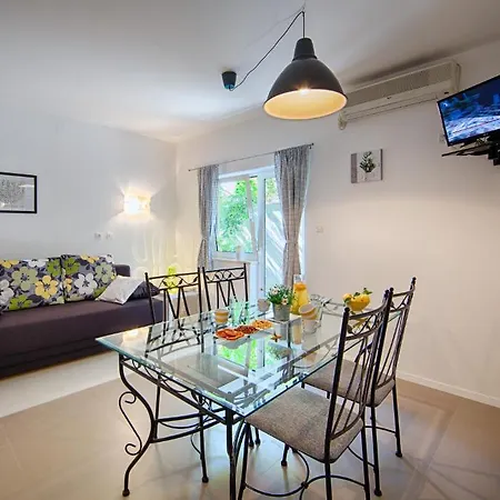 Apartments Zambarlin Komiza Room photo