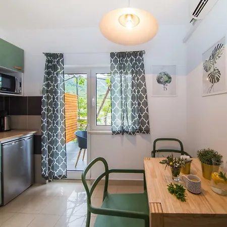 Apartments Zambarlin Komiza Exterior photo
